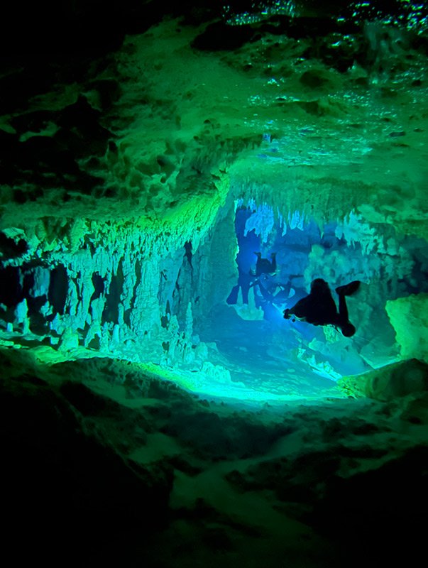 Cave diving course, sidemount course, instructor diving course, cancun diving course. sdi idc